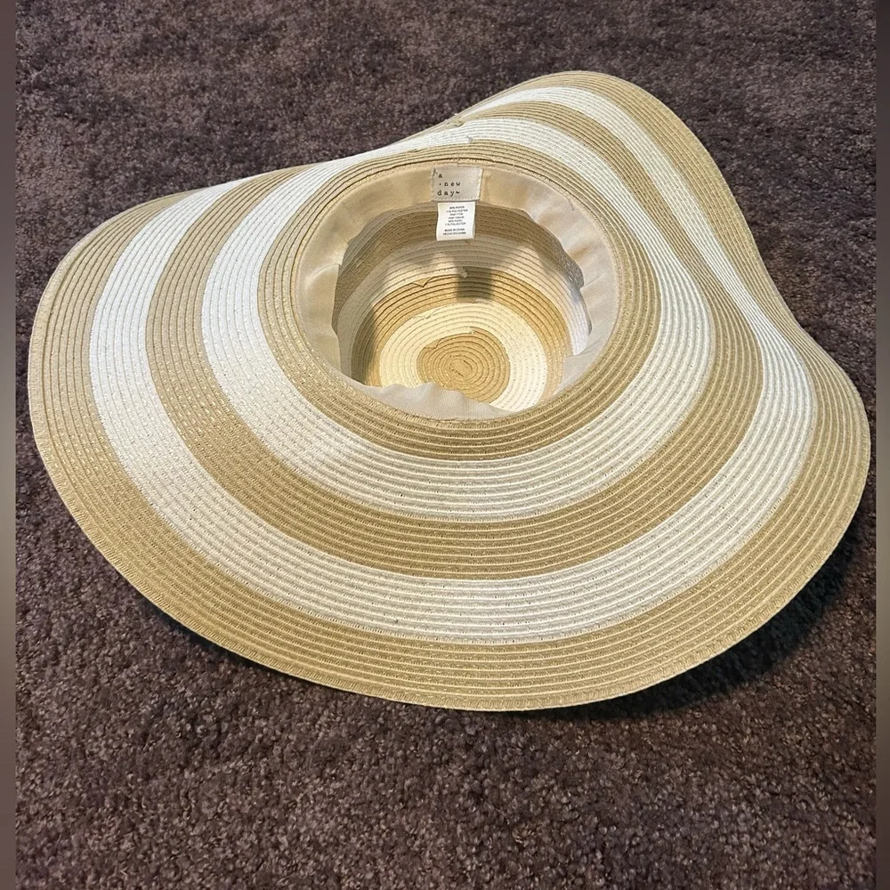 SOLD!!!!!! Floppy Beach Sun Hat - A New Day - Picture 2 of 5